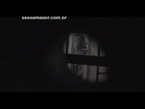 ❤️ Blondie hè videoregistrata in segretu da un voyeur di u quartieru nascostu daretu à i mattoni cavi ️❌ Super porn à porn co.exomassage-surgut.ru